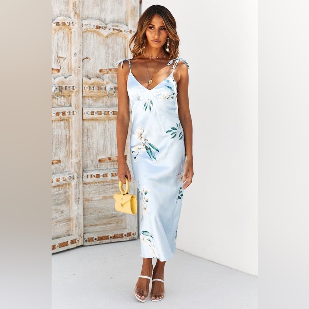 NWT Hello Molly Perfect Porcelain Midi Blue Floral Dress - Women’s M